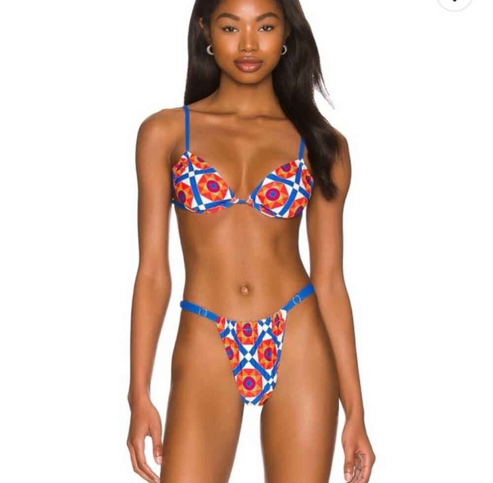 WeWoreWhat Ruched Underwire Bikini Top in Off White Multi XL